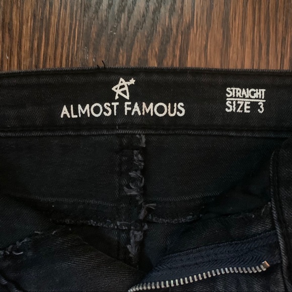 Almost Famous Shorts - Picture 2 of 3